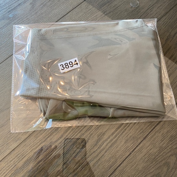 Lululemon in focus run tights Legging Gray-Sage Green, 33894 - Picture 13 of 13